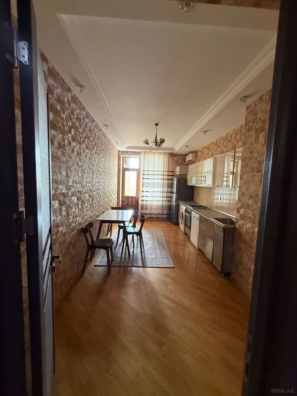 Kirayə verilir 2 otaqlı mənzil 115 m²