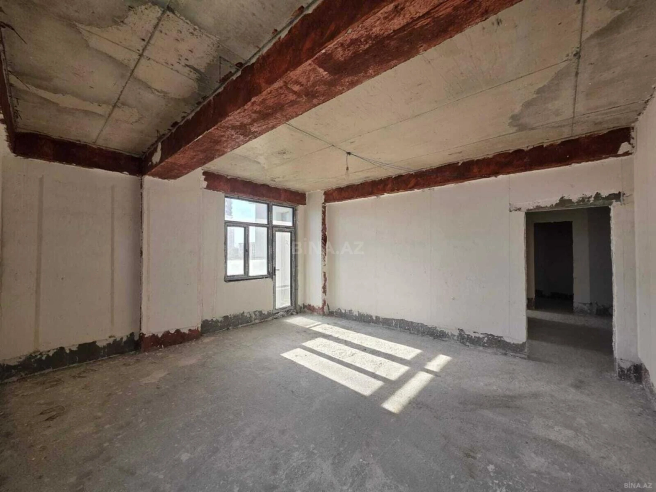 Satılır 3 otaqlı mənzil 132 m²