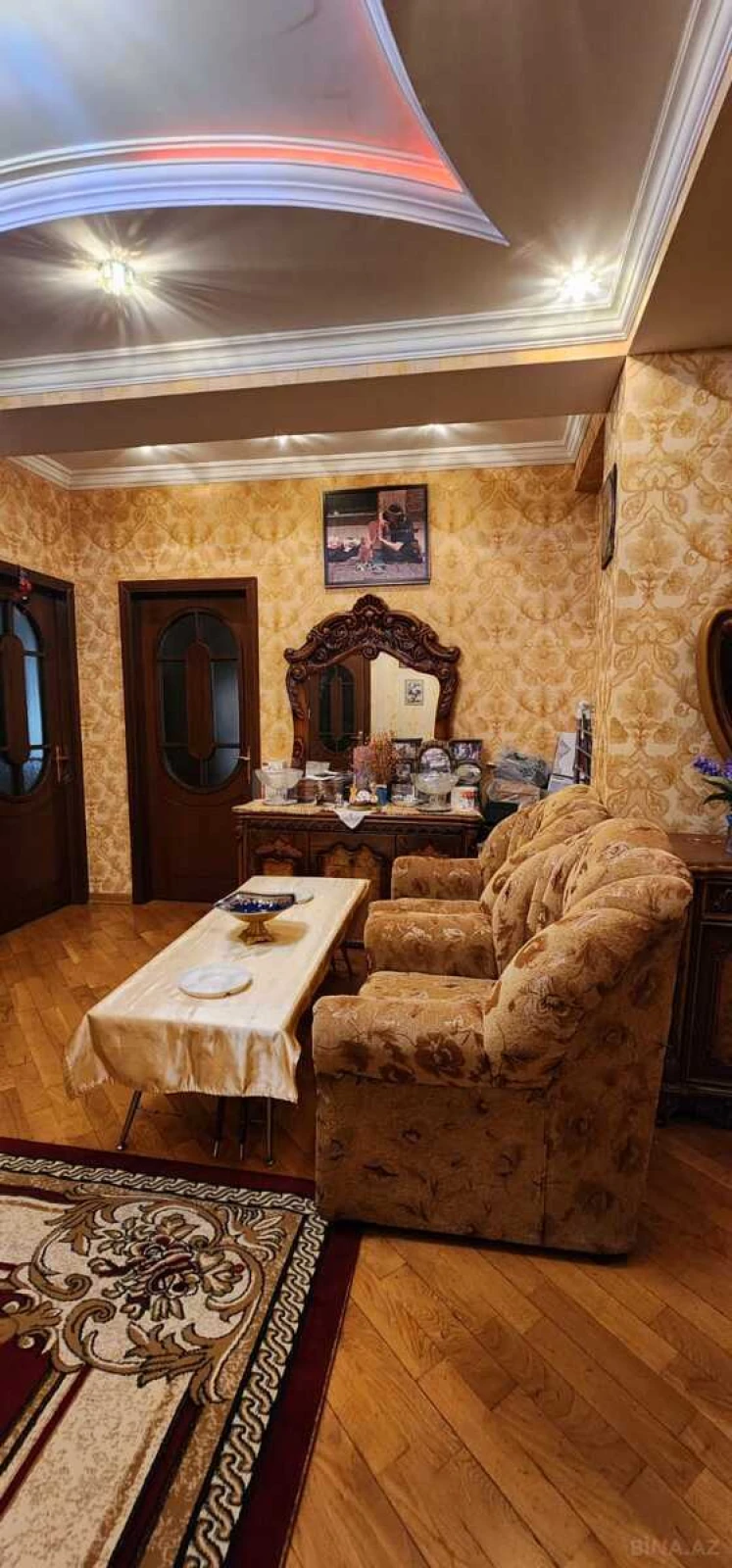 Kirayə verilir 3 otaqlı mənzil 124 m²