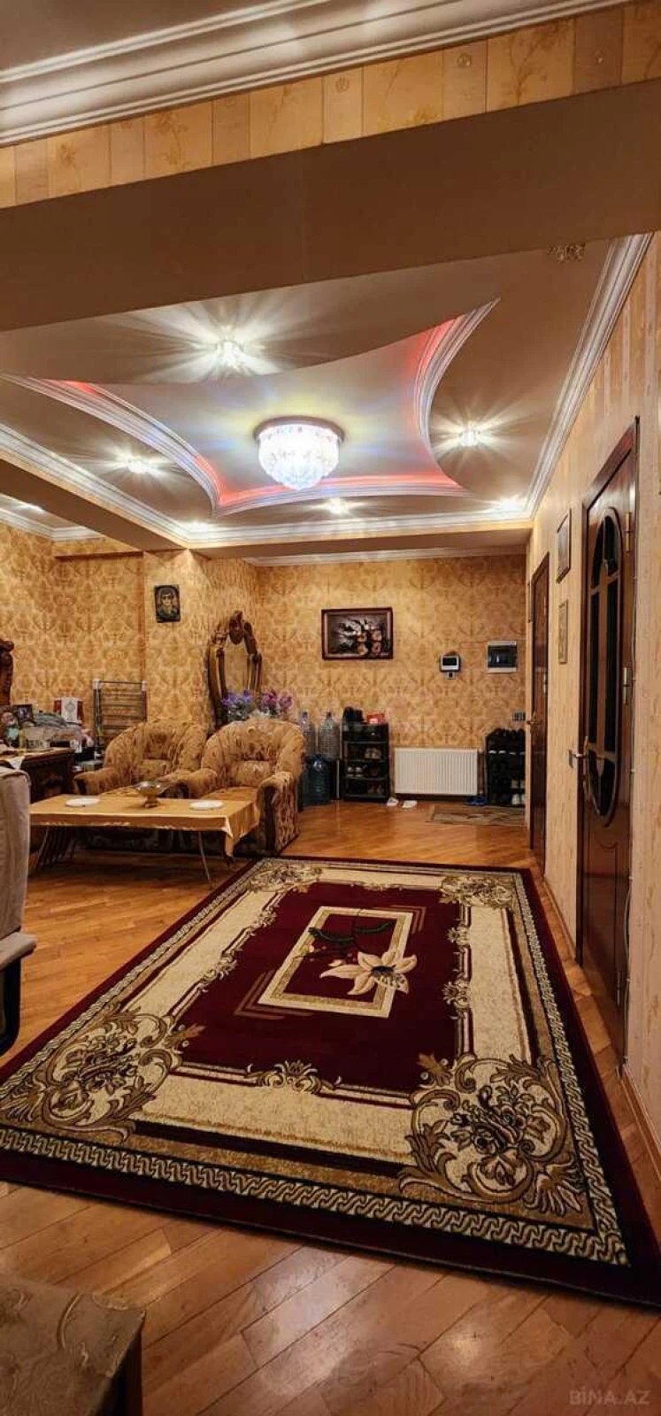 Kirayə verilir 3 otaqlı mənzil 124 m²