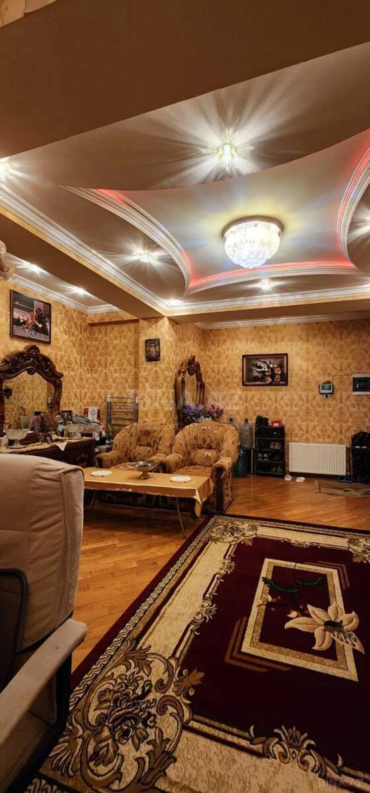 Kirayə verilir 3 otaqlı mənzil 124 m²