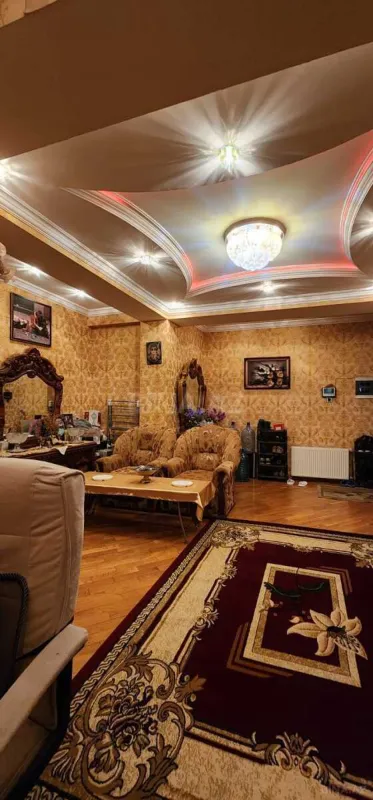 Kirayə verilir 3 otaqlı mənzil 124 m²