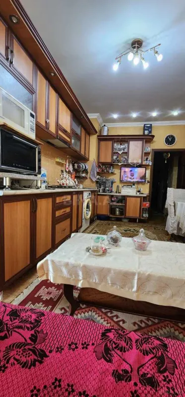 Kirayə verilir 3 otaqlı mənzil 124 m²