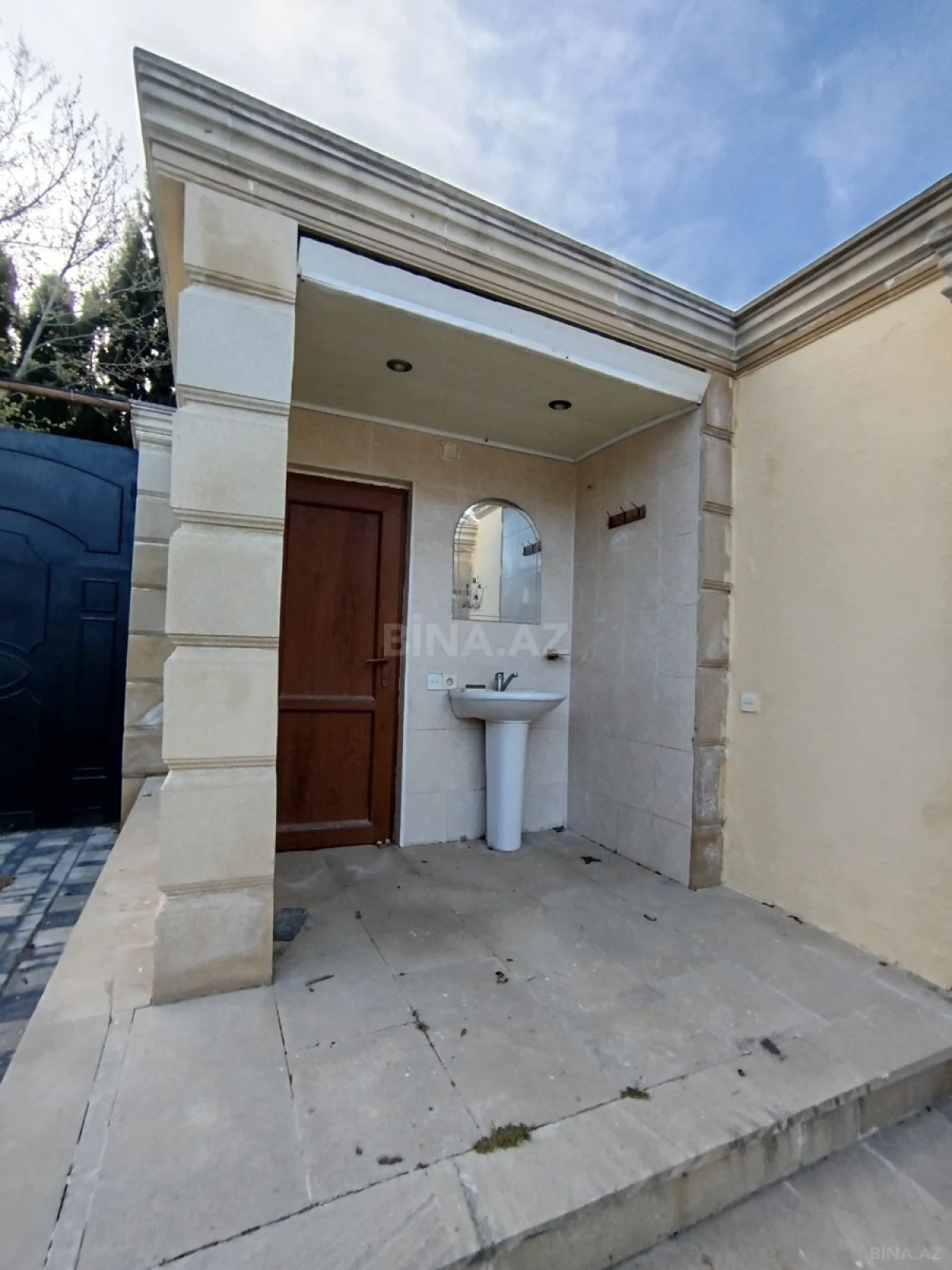 Satılır 5 otaqlı həyət evi 200 m²