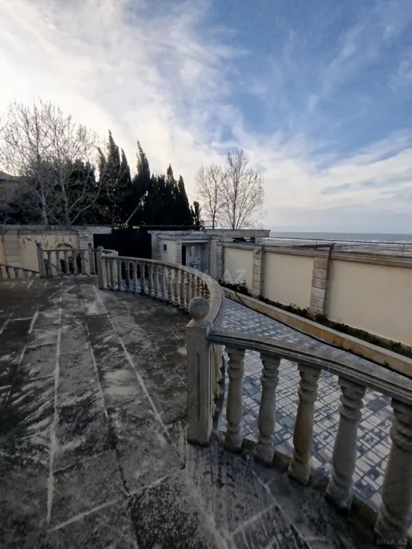 Satılır 5 otaqlı həyət evi 200 m²