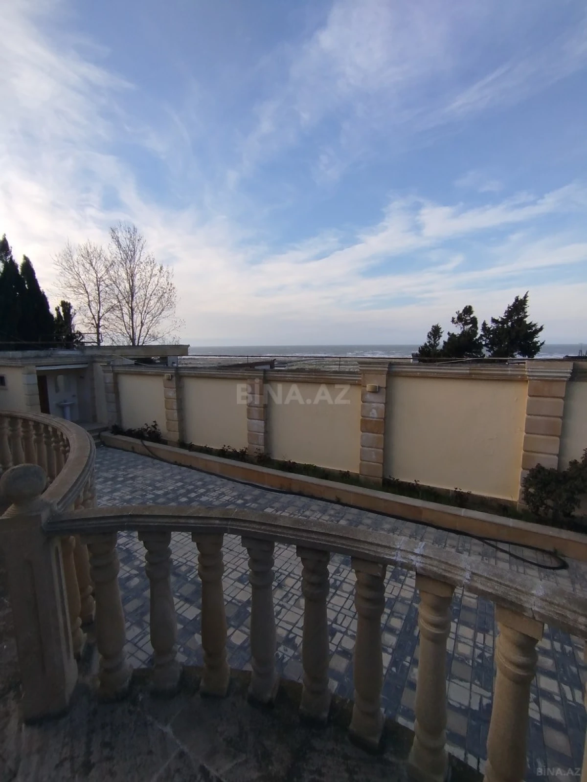 Satılır 5 otaqlı həyət evi 200 m²