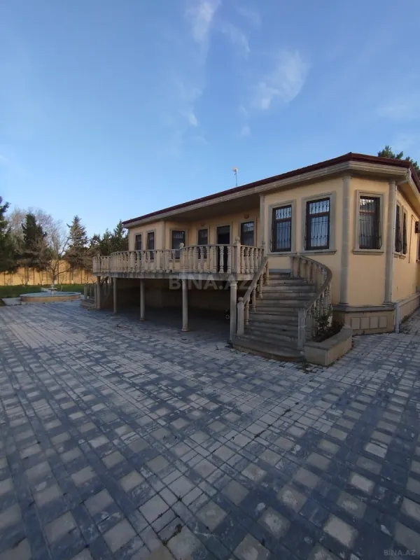 Satılır 5 otaqlı həyət evi 200 m²