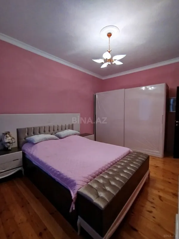 Satılır 5 otaqlı həyət evi 200 m²