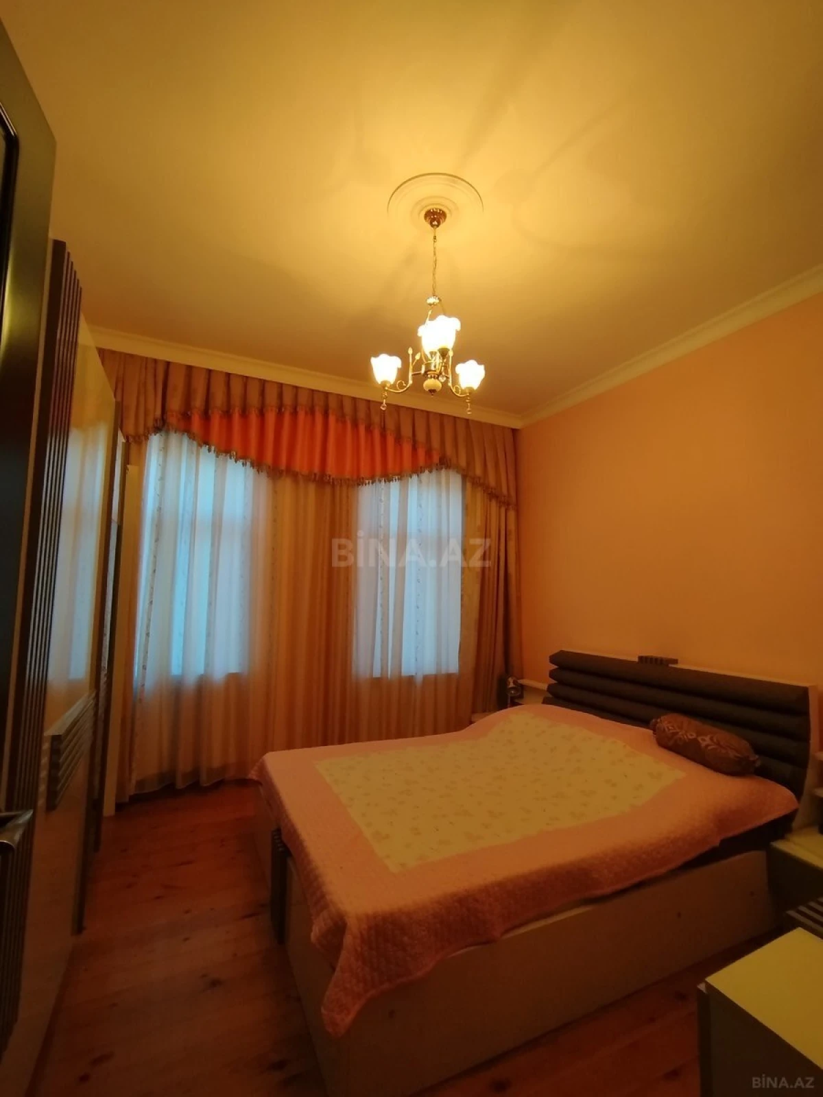 Satılır 5 otaqlı həyət evi 200 m²