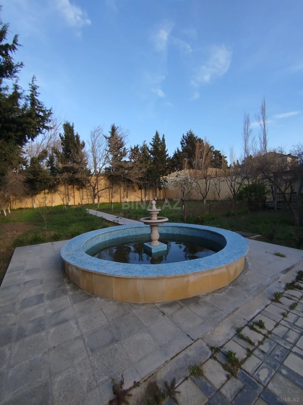 Satılır 5 otaqlı həyət evi 200 m²