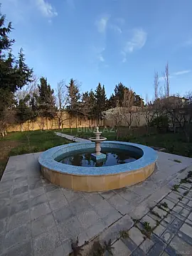 Satılır 5 otaqlı həyət evi 200 m²