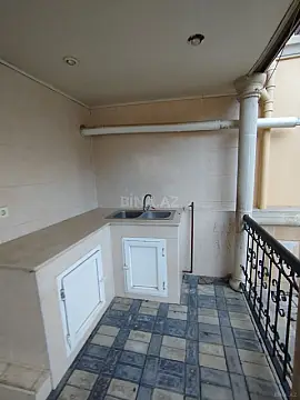 Satılır 5 otaqlı həyət evi 200 m²