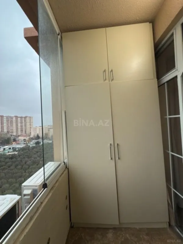 Satılır 3 otaqlı mənzil 135 m²