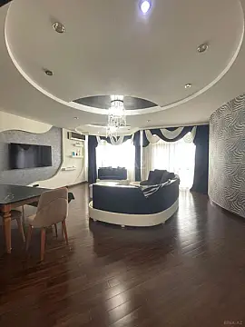 Satılır 3 otaqlı mənzil 160 m² — Bakı 3 otaq 160.00 m²