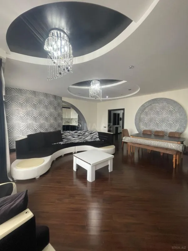Satılır 3 otaqlı mənzil 160 m²
