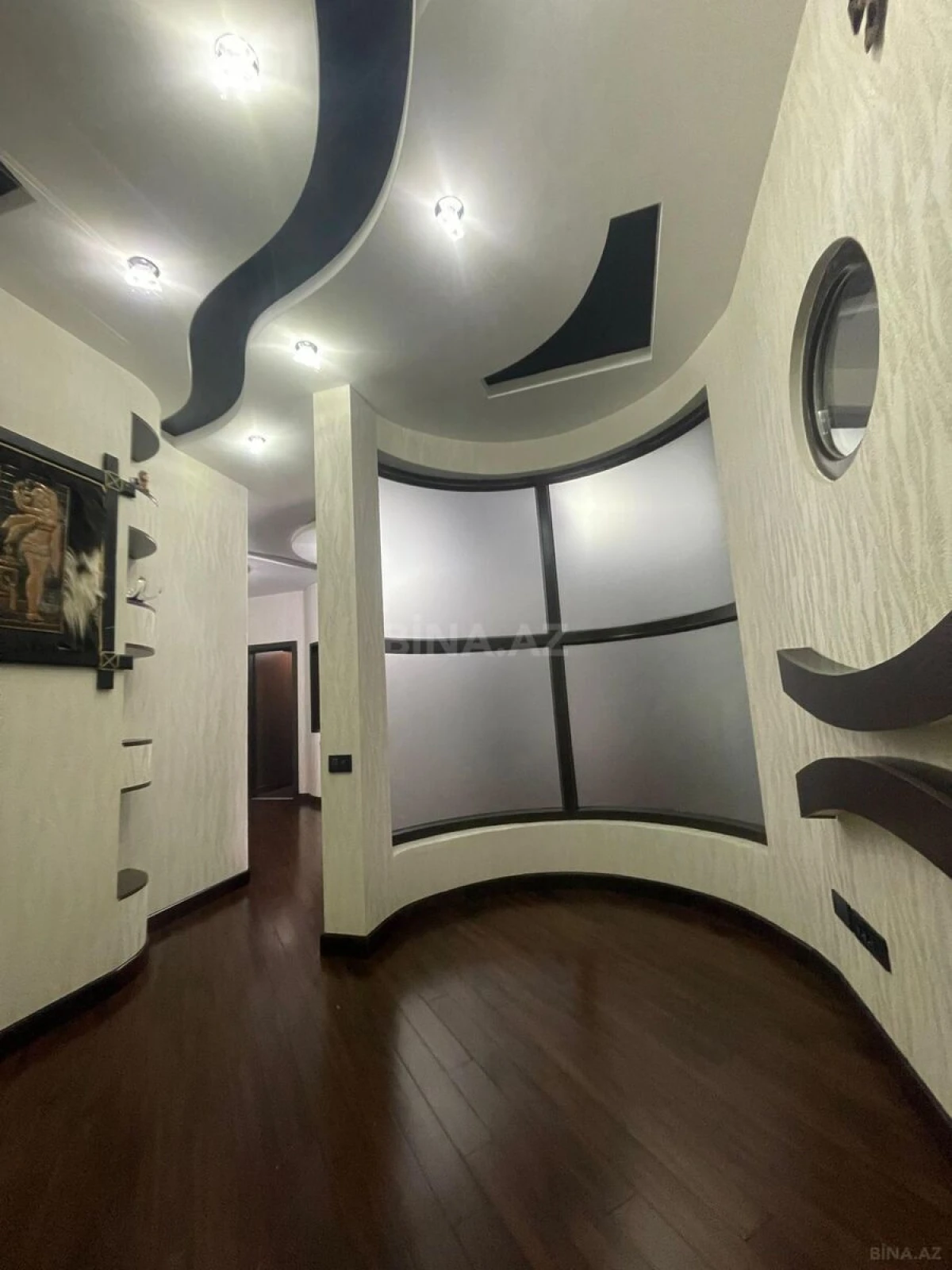 Satılır 3 otaqlı mənzil 160 m²