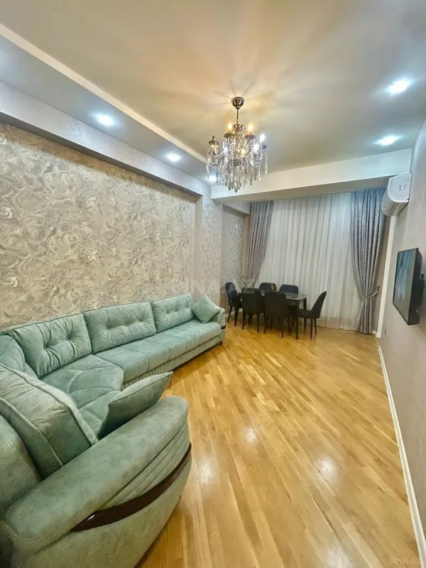 Kirayə verilir 2 otaqlı mənzil 60 m²