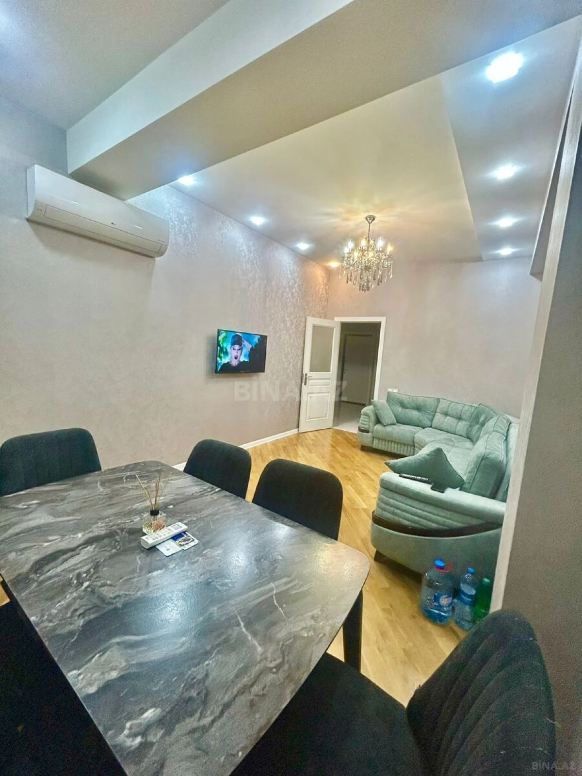 Kirayə verilir 2 otaqlı mənzil 60 m²