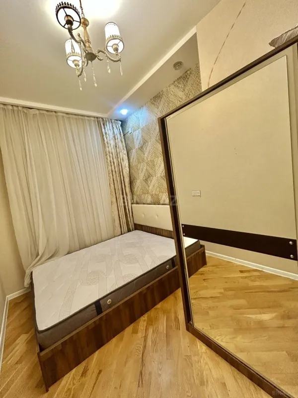 Kirayə verilir 2 otaqlı mənzil 60 m²