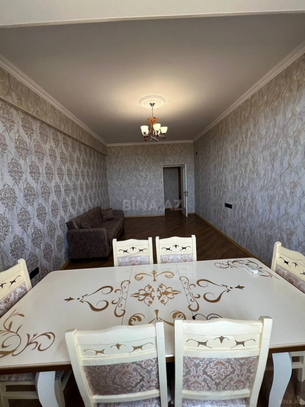 Kirayə verilir 3 otaqlı mənzil 130 m²