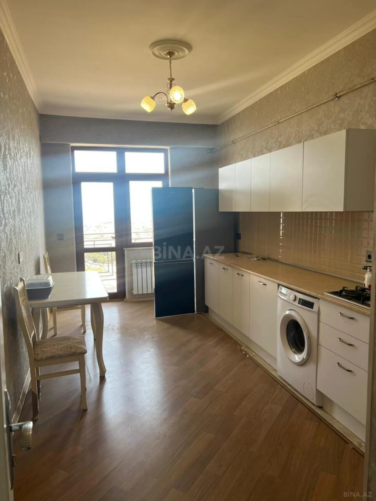 Kirayə verilir 3 otaqlı mənzil 130 m²