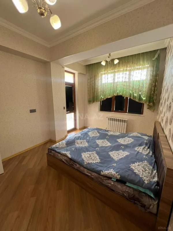 Kirayə verilir 3 otaqlı mənzil 130 m²