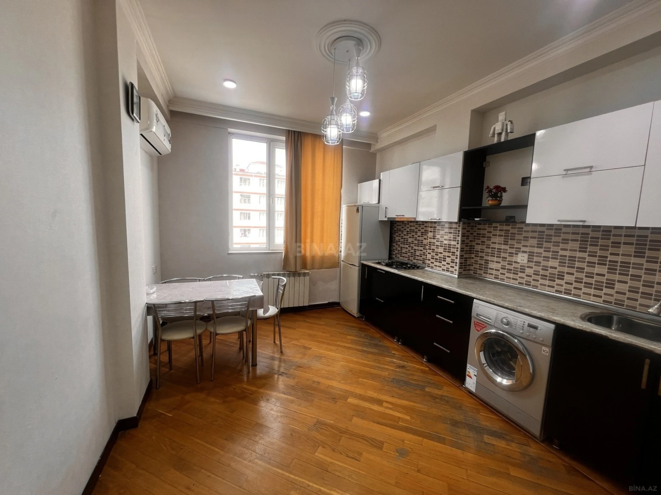 Kirayə verilir 2 otaqlı mənzil 70 m²