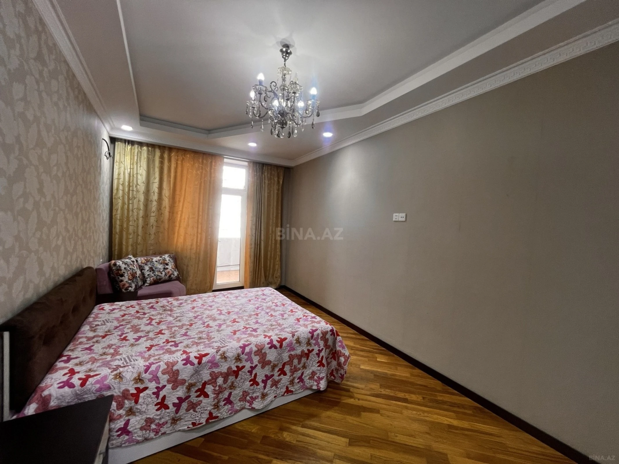 Kirayə verilir 2 otaqlı mənzil 70 m²
