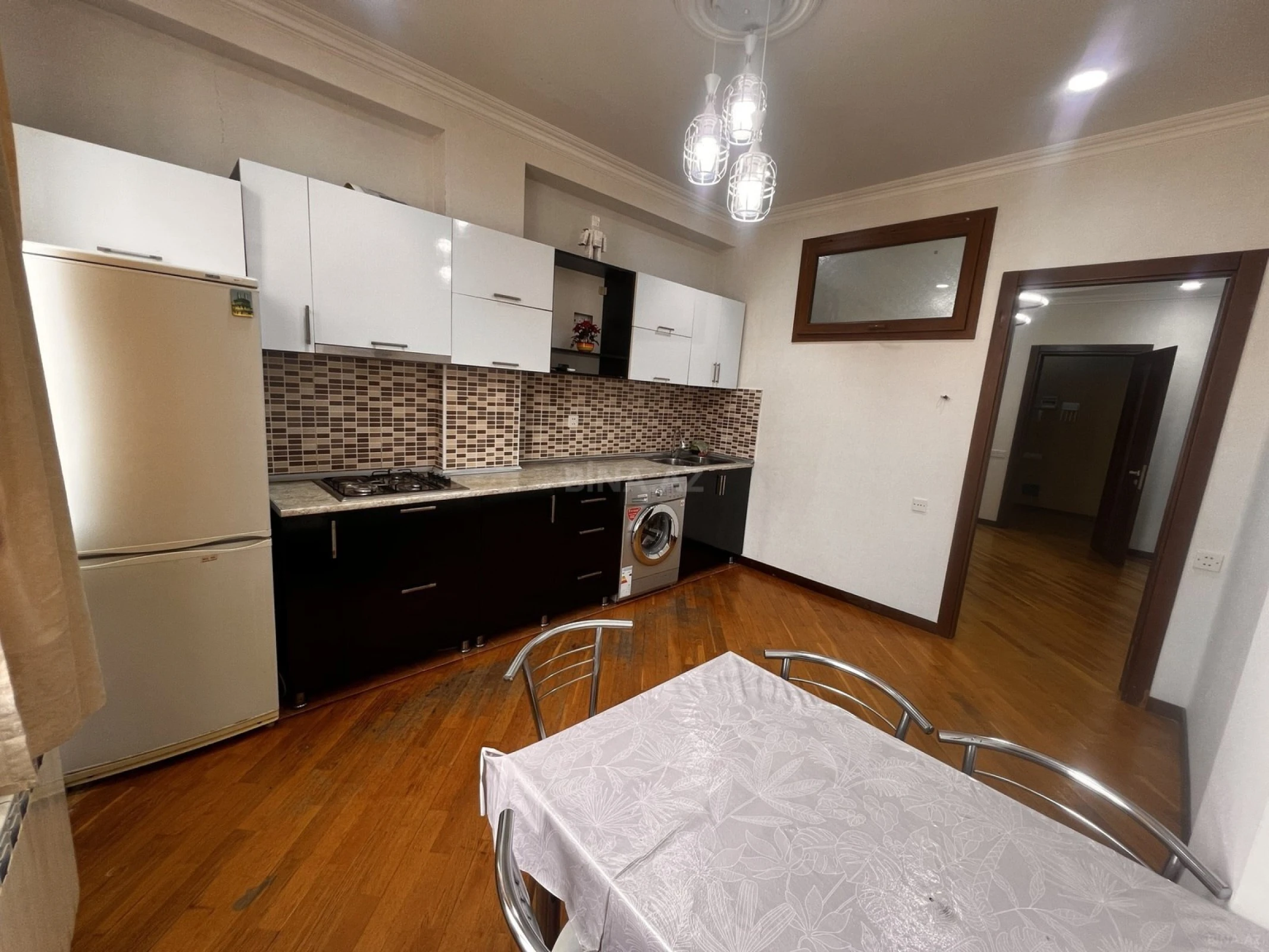 Kirayə verilir 2 otaqlı mənzil 70 m²