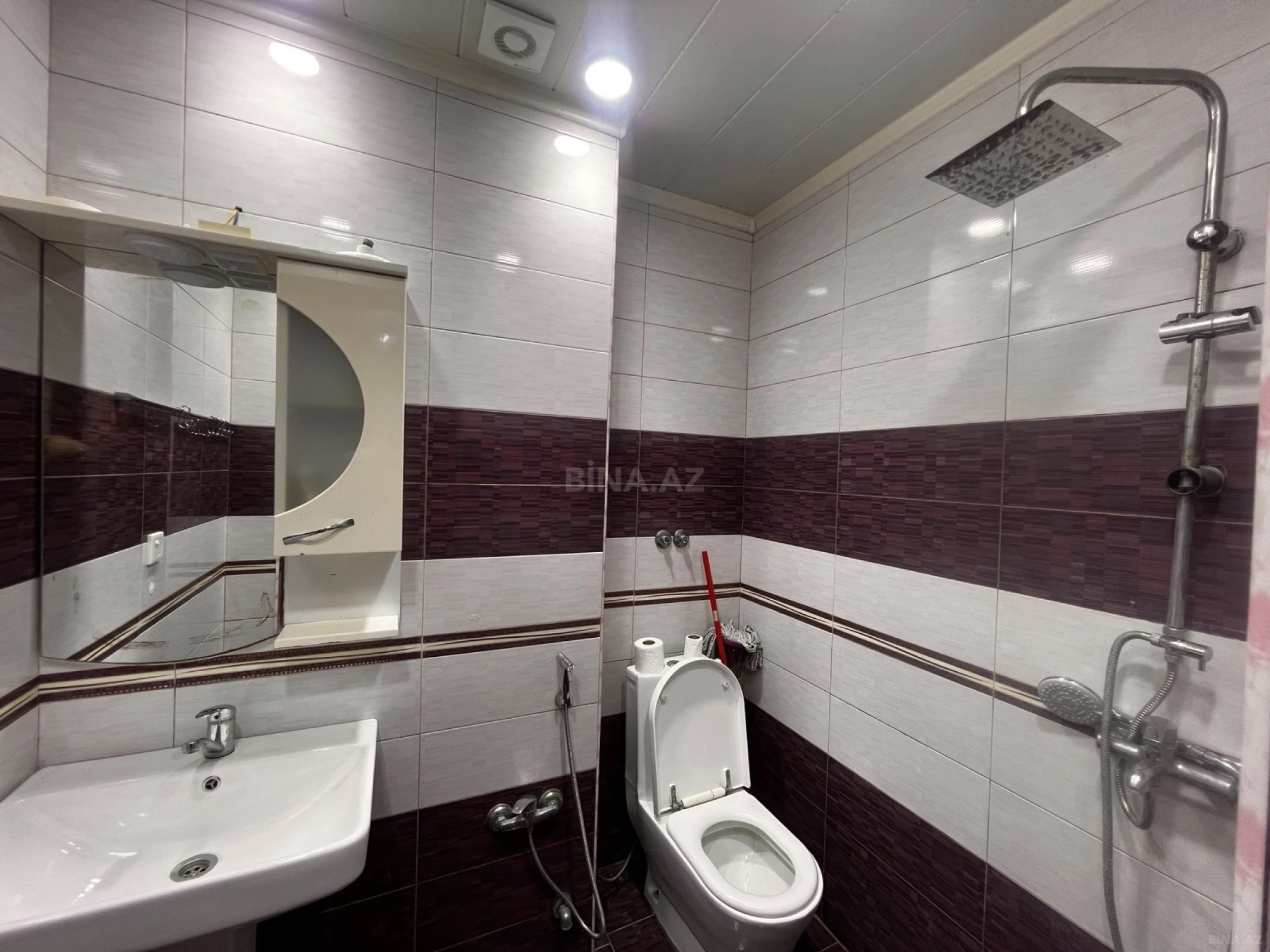 Kirayə verilir 2 otaqlı mənzil 70 m²