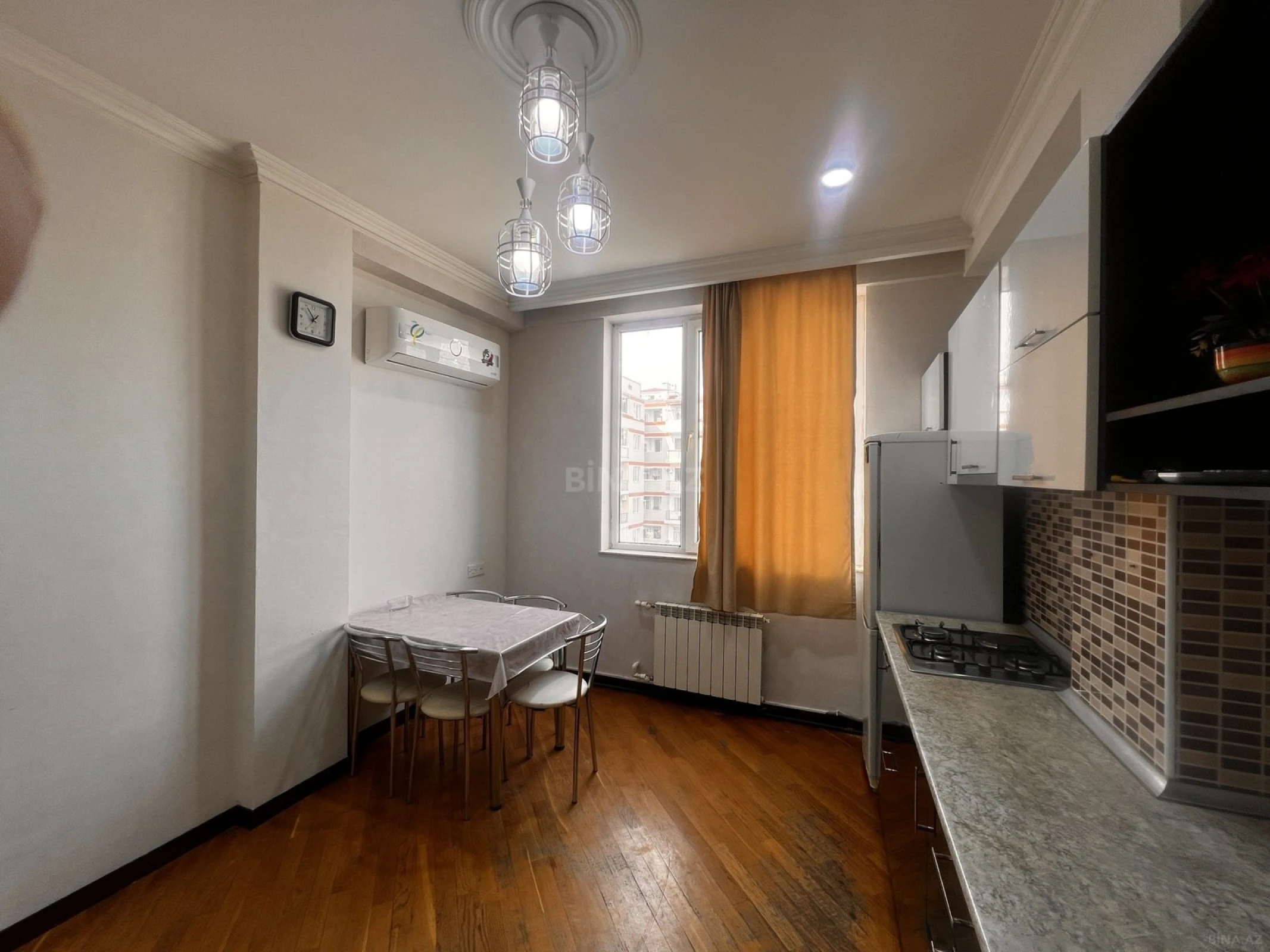 Kirayə verilir 2 otaqlı mənzil 70 m²