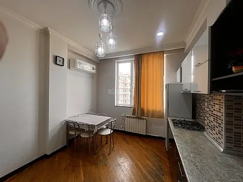 Kirayə verilir 2 otaqlı mənzil 70 m²