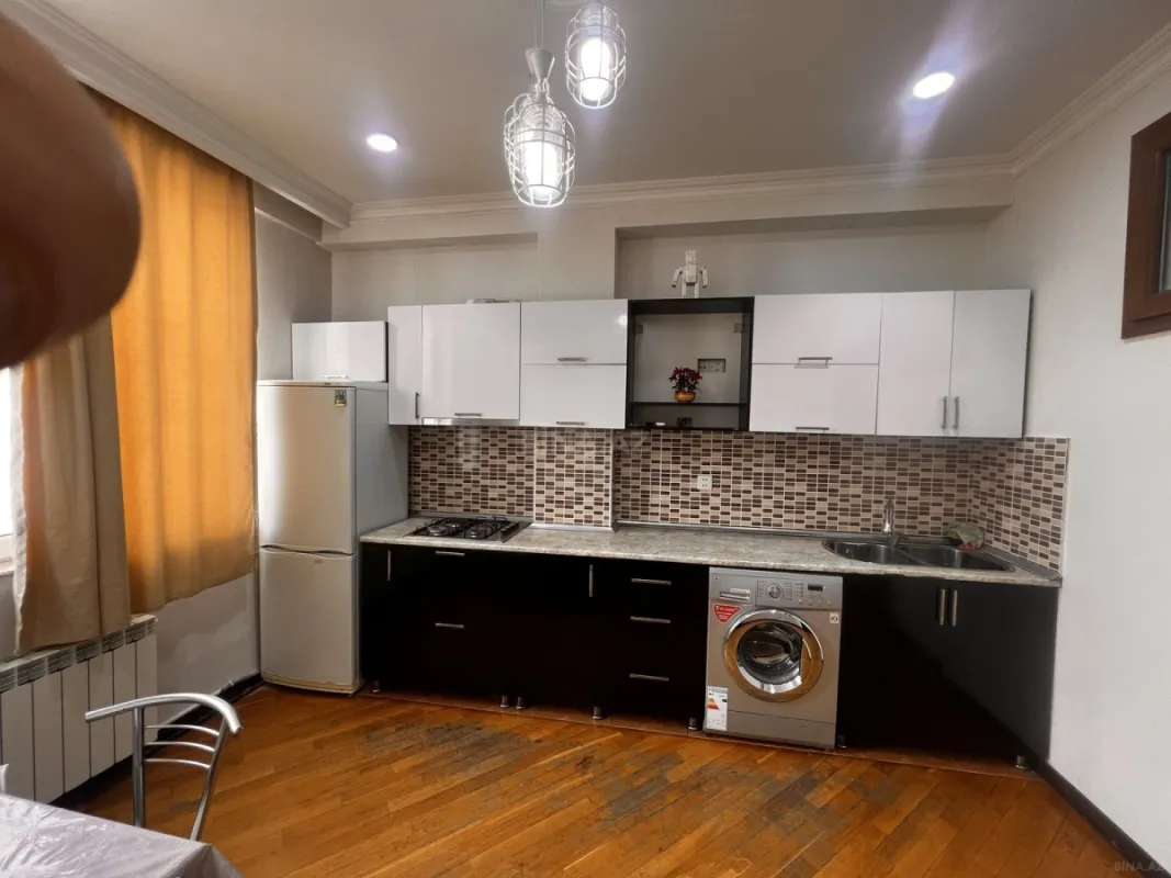 Kirayə verilir 2 otaqlı mənzil 70 m²