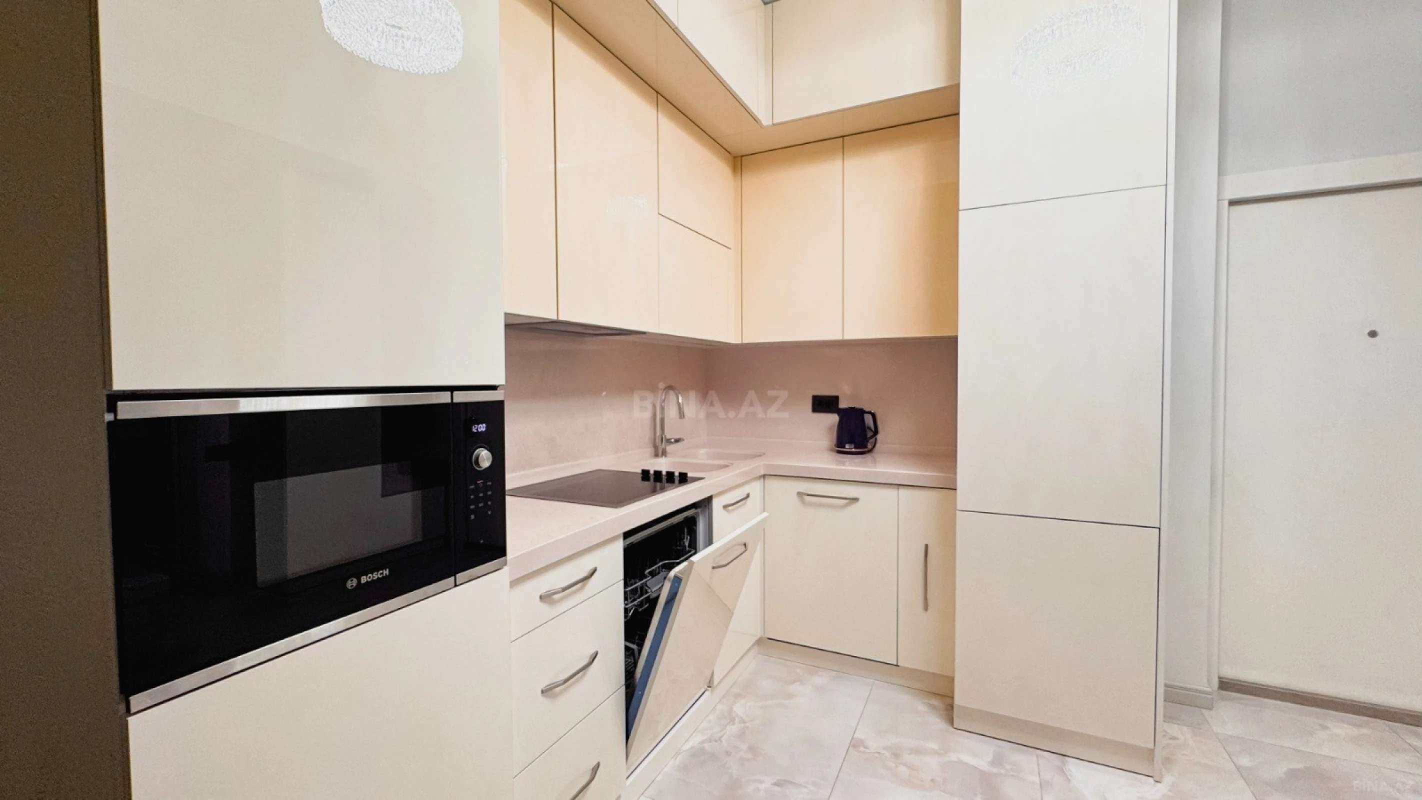 Kirayə verilir 2 otaqlı mənzil 85 m²