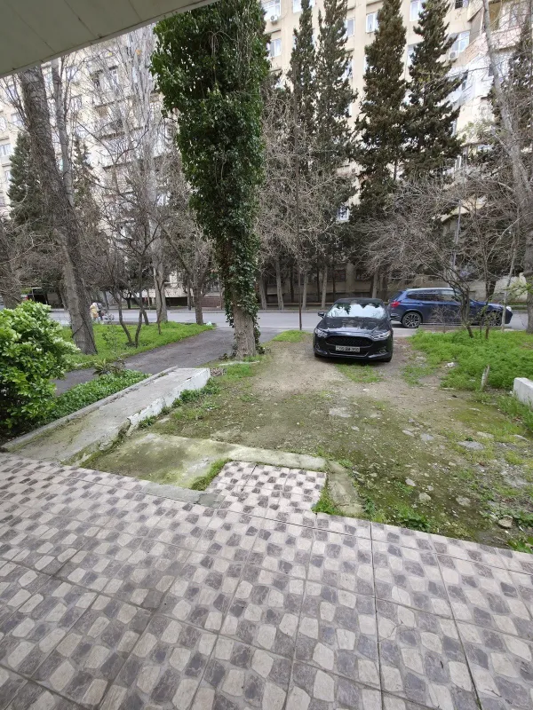 Satılır 3 otaqlı mənzil 110 m²