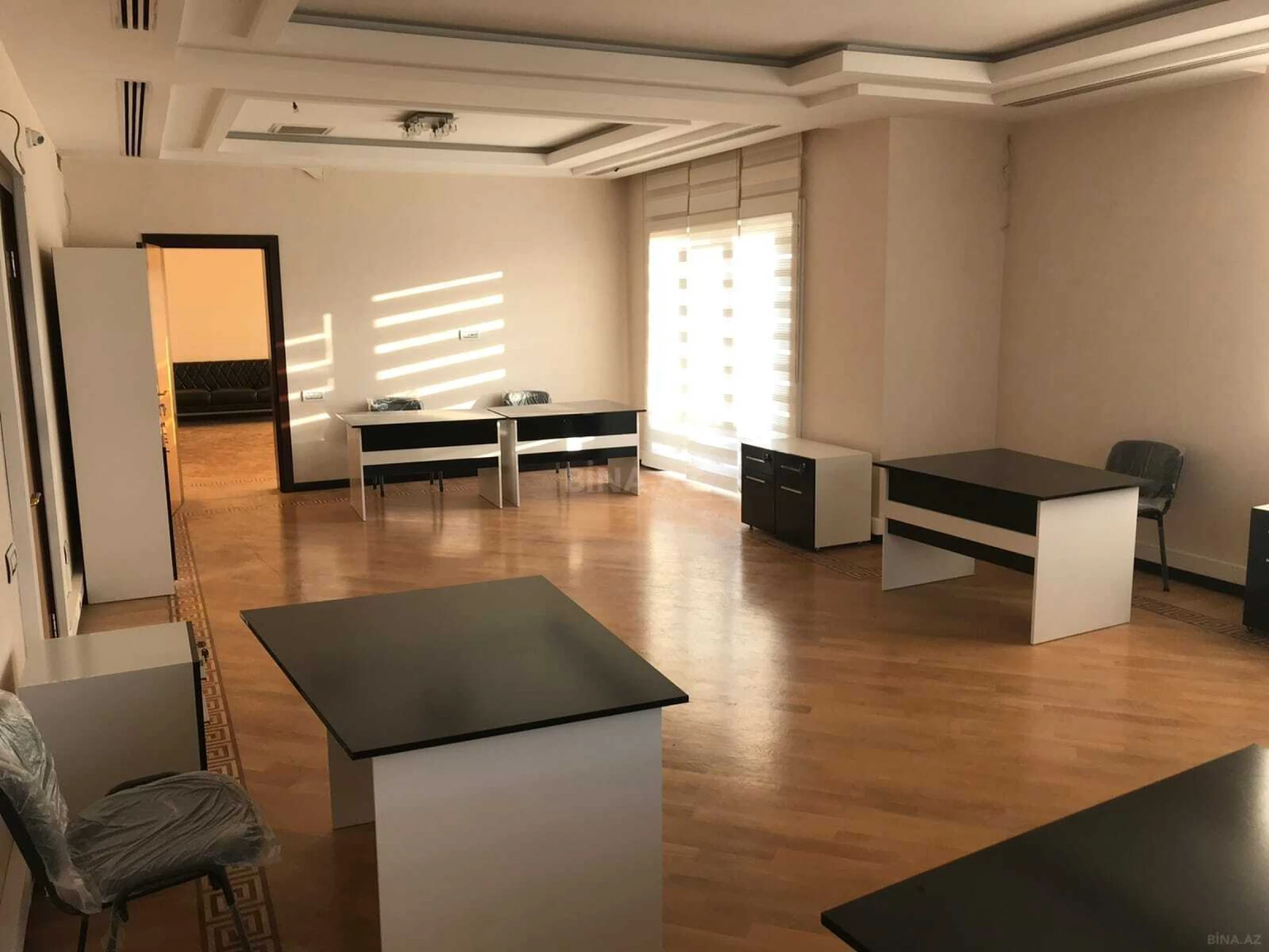 Kirayə verilir 7 otaqlı ofis 250 m²