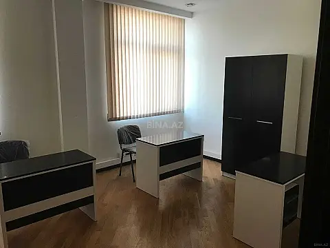 Kirayə verilir 7 otaqlı ofis 250 m²