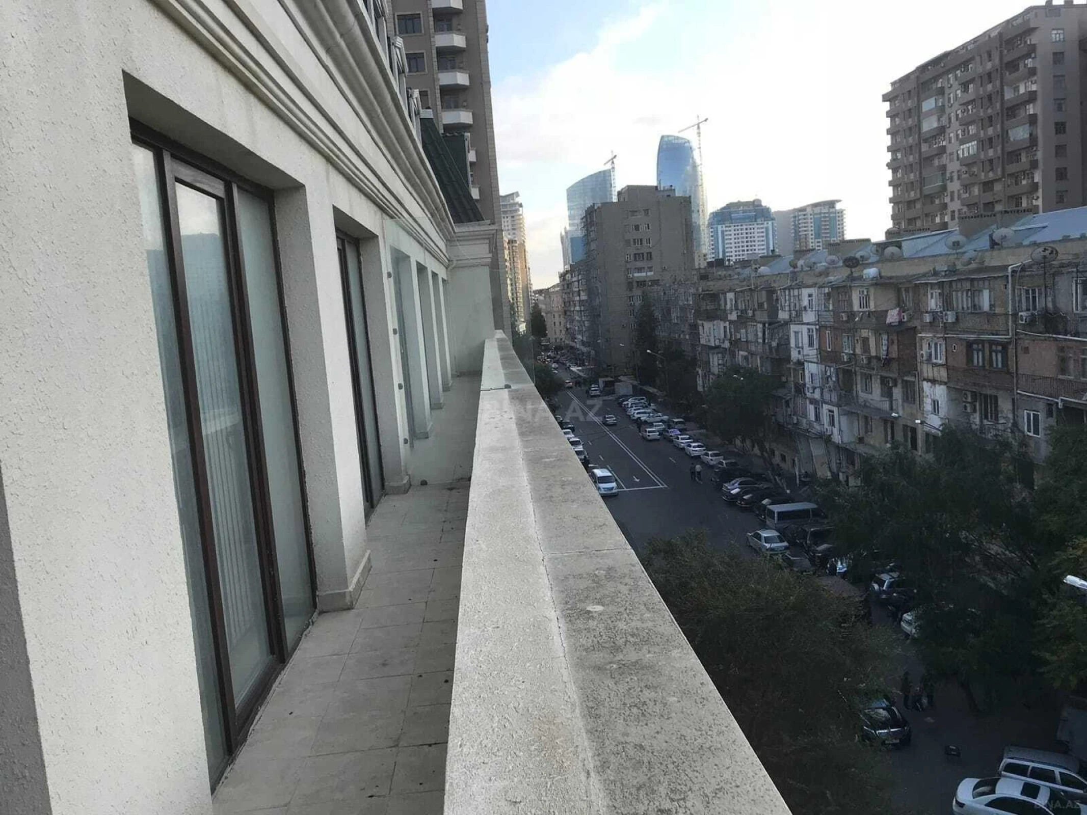 Kirayə verilir 7 otaqlı ofis 250 m²