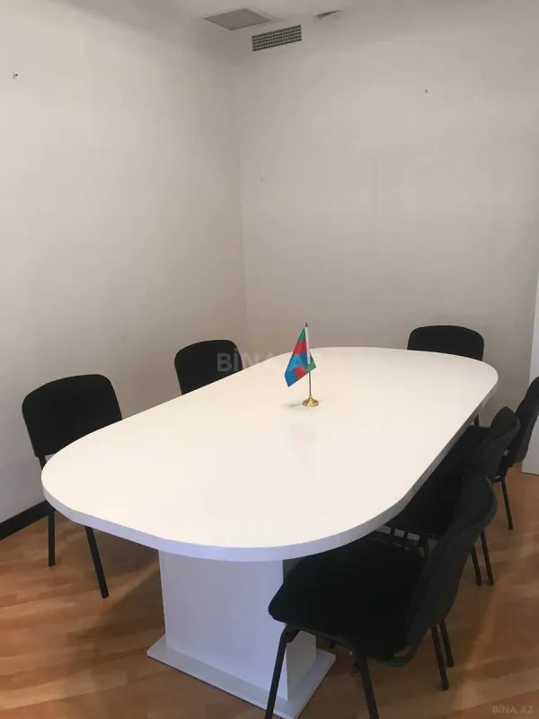 Kirayə verilir 7 otaqlı ofis 250 m²