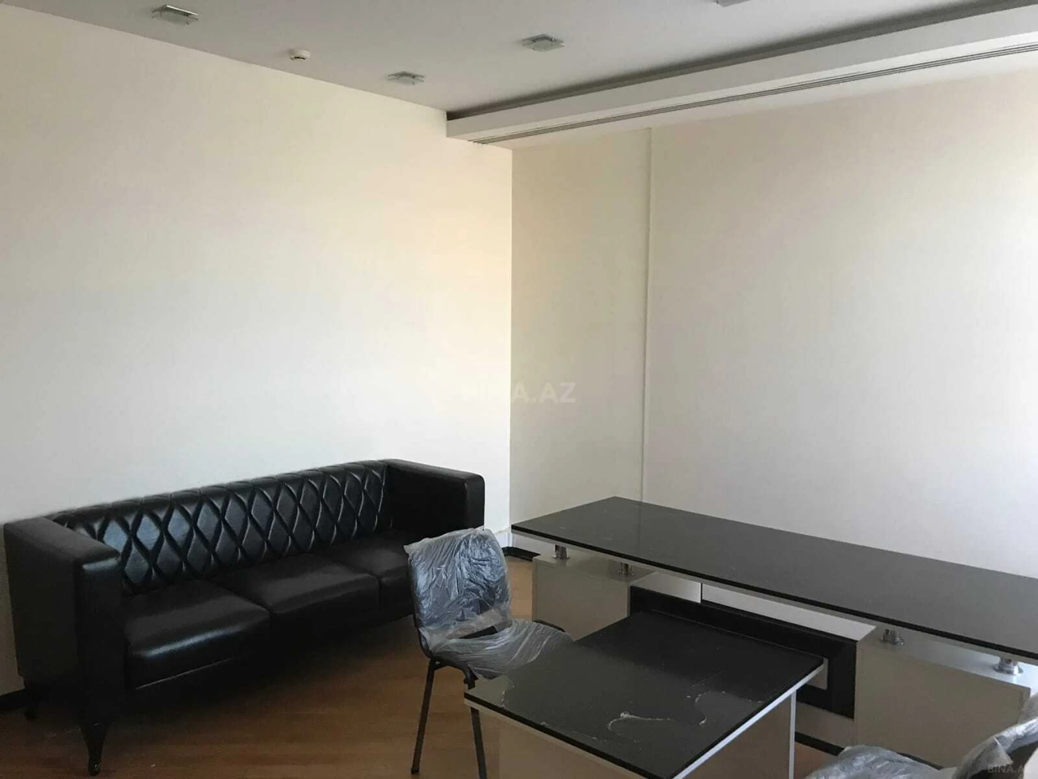 Kirayə verilir 7 otaqlı ofis 250 m²