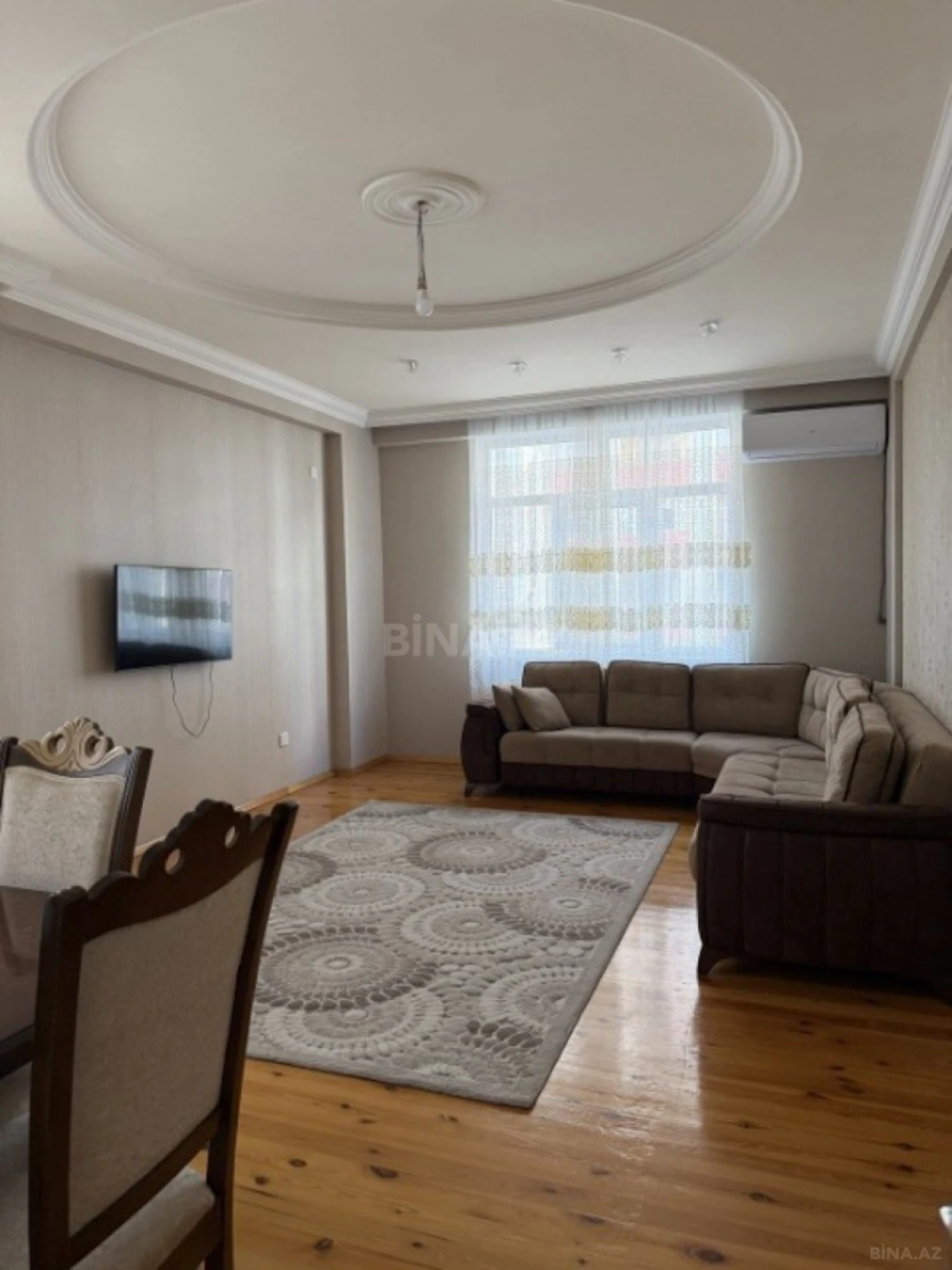 Kirayə verilir 2 otaqlı mənzil 98 m²