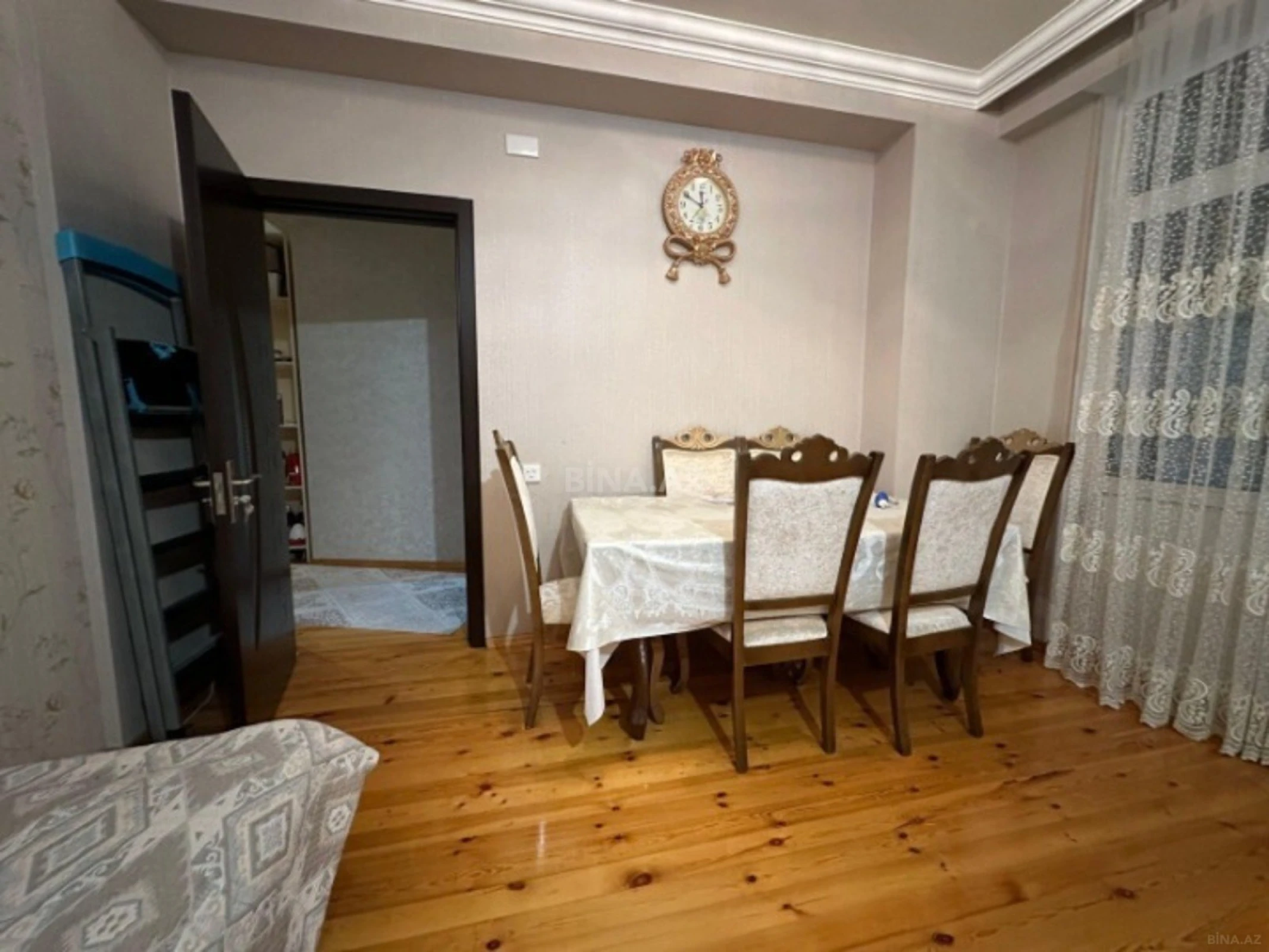 Kirayə verilir 2 otaqlı mənzil 98 m²