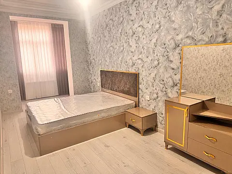 Kirayə verilir 3 otaqlı mənzil 105 m²