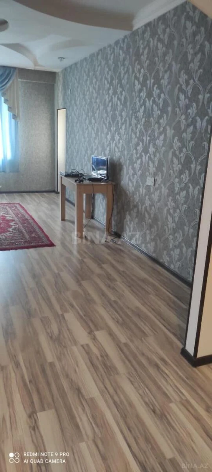 Satılır 3 otaqlı mənzil 110 m²