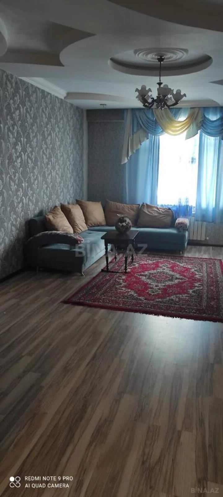 Satılır 3 otaqlı mənzil 110 m²