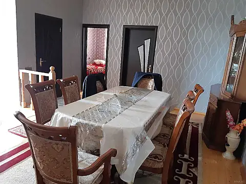 Satılır 6 otaqlı həyət evi 120 m²