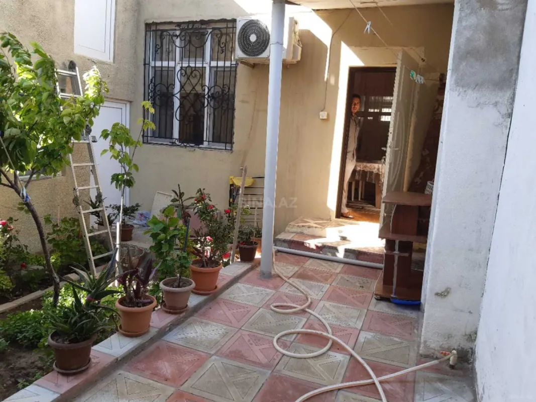 Satılır 6 otaqlı həyət evi 120 m²