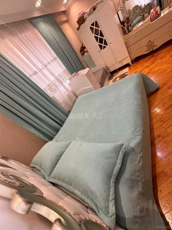 Satılır 2 otaqlı mənzil 78 m²