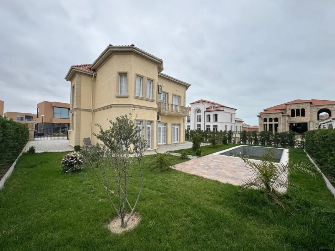 Satılır 5 otaqlı həyət evi 250 m²