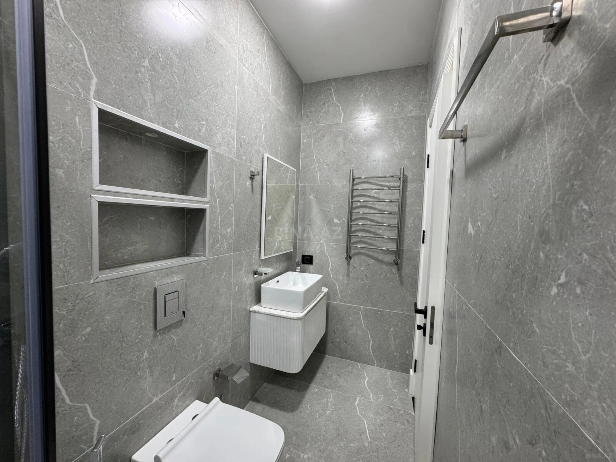 Satılır 5 otaqlı həyət evi 250 m²
